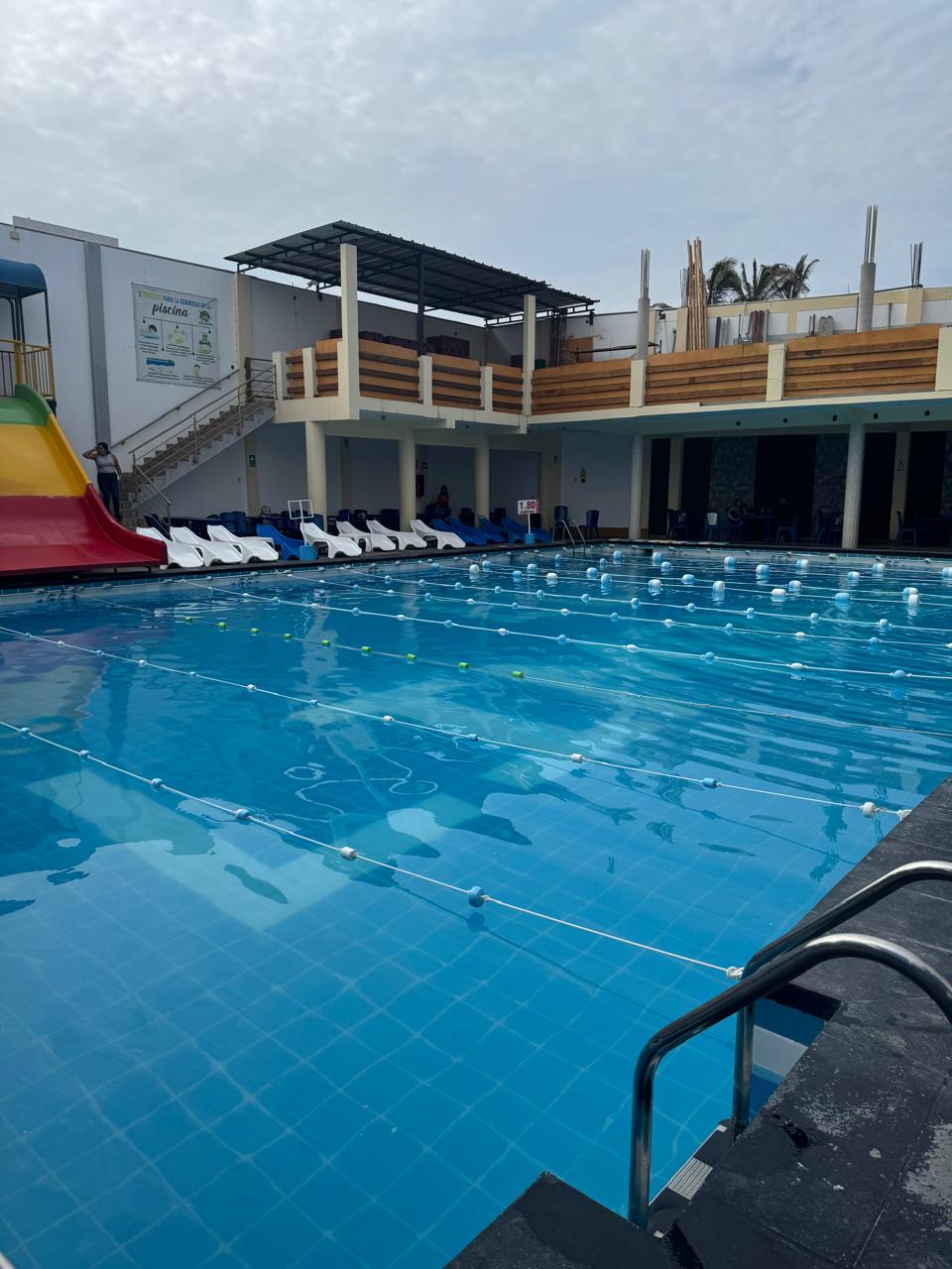 Piscinas de Summer Pool Sede Limonero en Trujillo